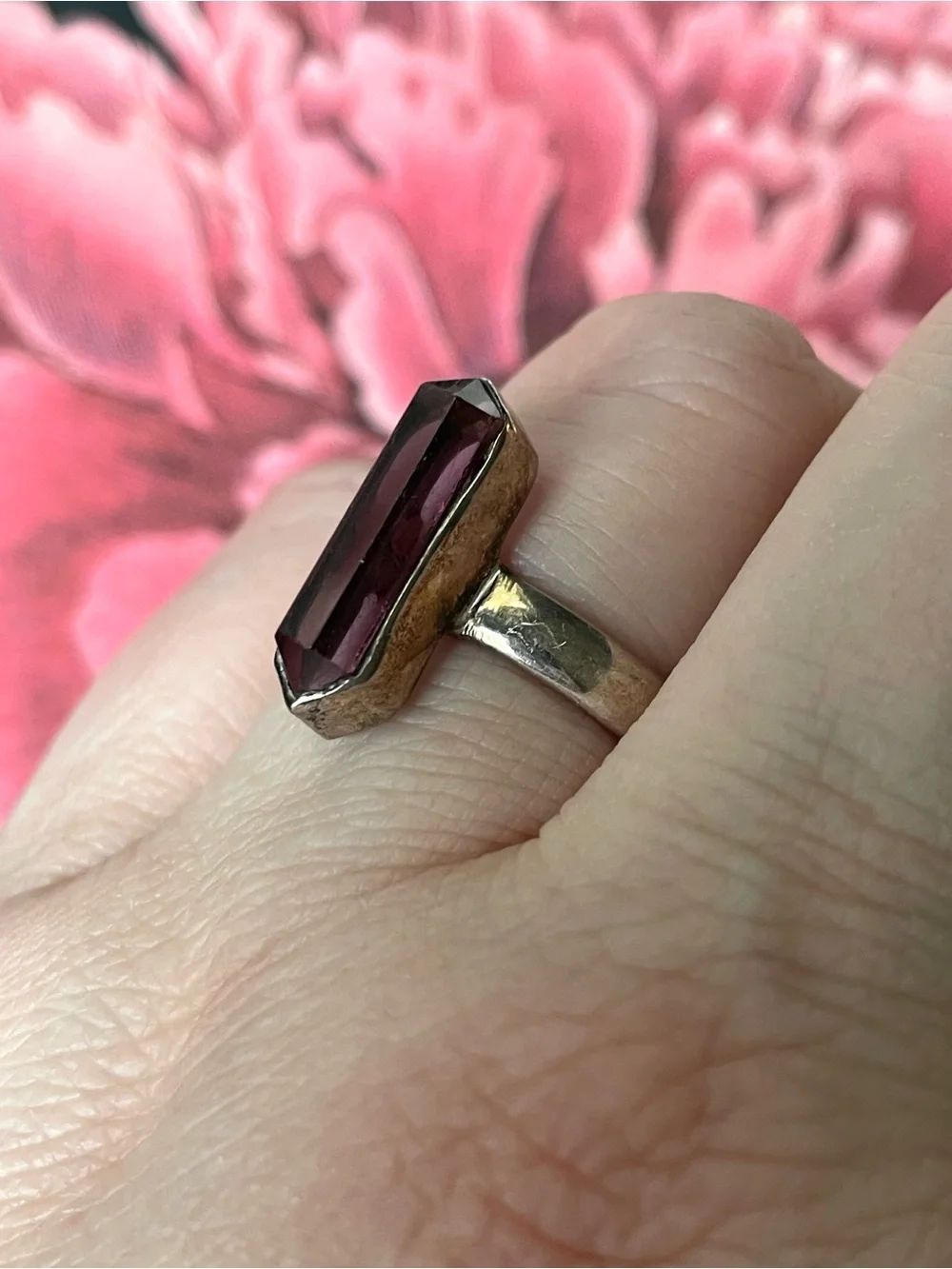 Vintage stamped 925 sterling silver & faceted purple stone ring sz 8.25-8.5